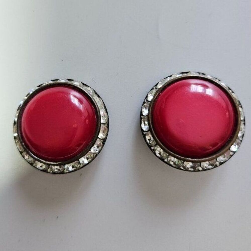 Vintage Lisner reddish pink lucite clip on earrings